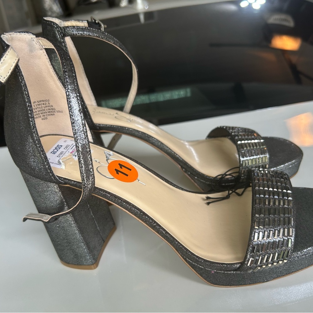 Jessica Simpson Elegant Gray Block Heel Sandals